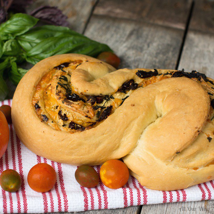 allourway's tweet image. Herb Cheese Swirl Italian Bread #bread, #Italianbread, #herbbread delicious!allourway.com/2016/08/18/her…
