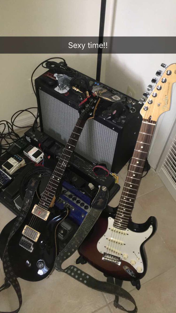 jasongolf's tweet image. Who wants to compare fresh vs old rusty guitar strings undr the #microscope later tonite? Follow on scope @jznethan