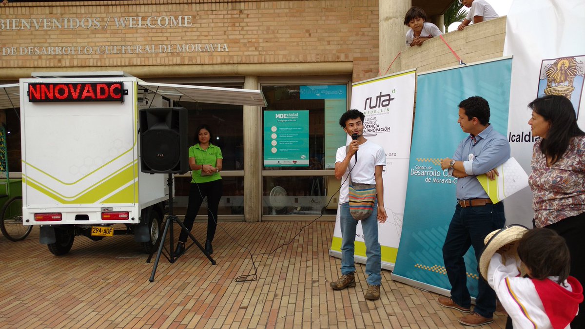 Ruta_N's tweet photo. Ahora el Laboratorio Cultural Móvil sigue con la misión de llevar la #cultura a cada rincón. #ComunaInnova. https://t.co/3v44axodOF