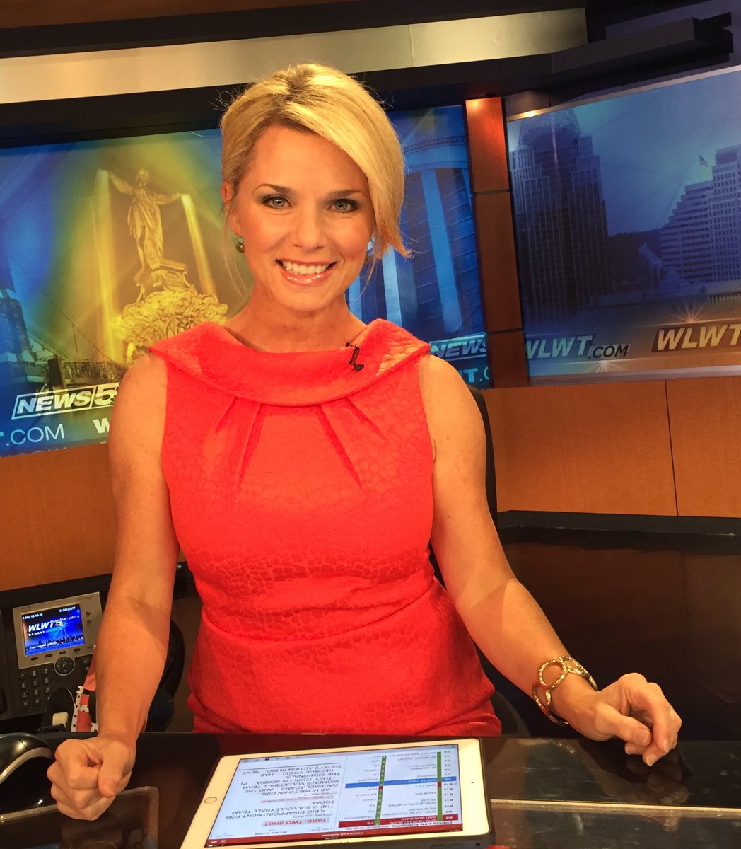 Sheree Paolello Wlwt On Twitter Gettin Crazy Tonight Took Me 12 Years On The Anchor Desk To Sport An Updo
