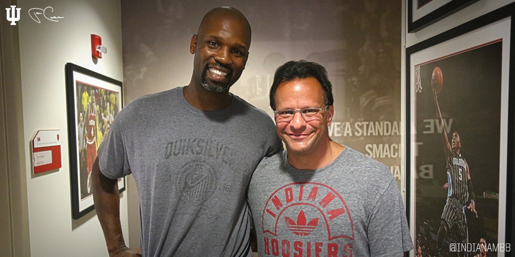 IndianaMBB's tweet photo. The Big Ten's all-time leading scorer and the Big Ten Coach of the Year.

Great to see @calbertcheaney today! #iubb https://t.co/31q5IbVOPQ