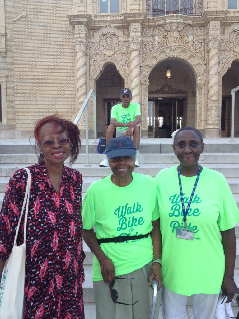GoGarfieldPark's tweet photo. Wellness Walk Team despite the heat! :) https://t.co/XzjHBzoSNl