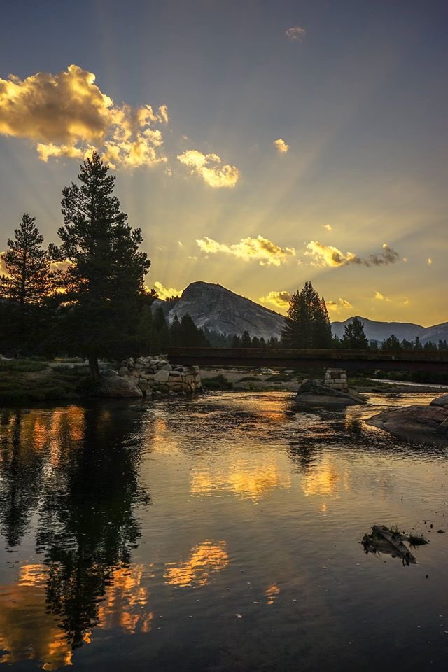 Interior's tweet photo. #DidYouKnow: You can visit all national parks for free Aug 25-28. Please RT to spread the word! #FindYourPark https://t.co/H5KbzTsZED