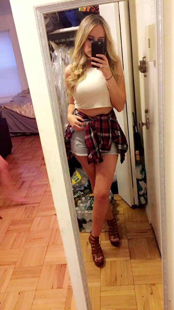 AlyssaRose's tweet photo. ONE HOUR TIL COUNTRY NIGHT! WHO AM I PARTYING WITH AT @TailgateMixtape?! https://t.co/EE0smzORmt