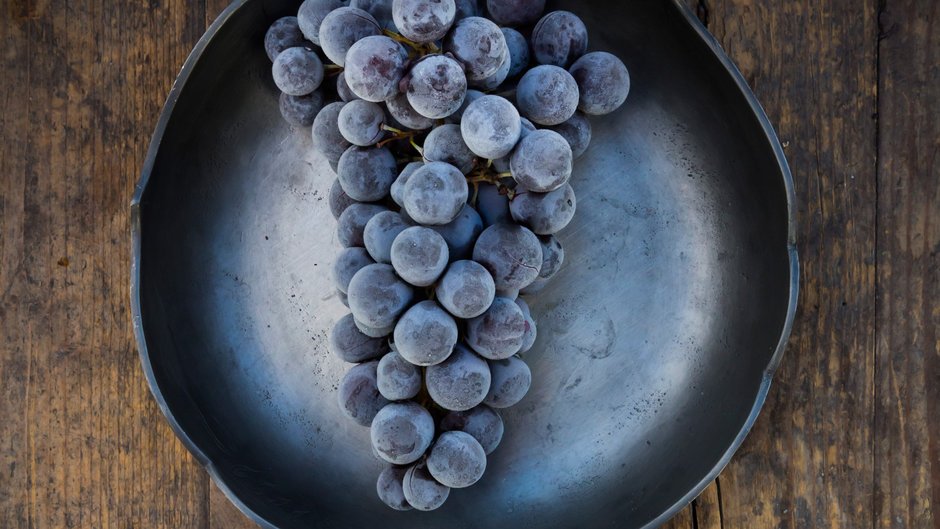 foodandwine's tweet image. Wine on the rocks? Don't do it! Do this instead: fandw.me/2bMmpjM