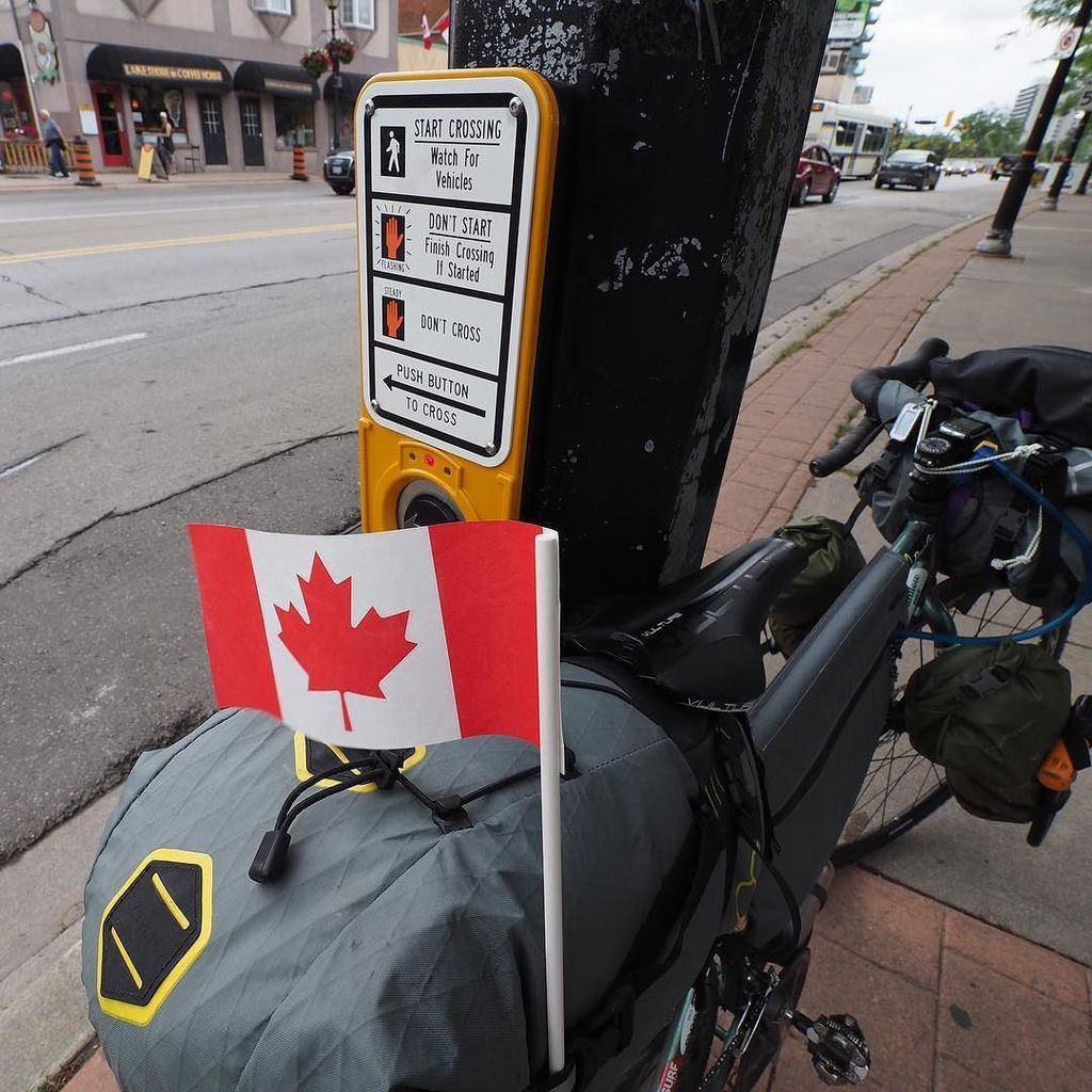 charimasa's tweet photo. #tbt I got flag on Canada day 振り返り。カナダデーにもらったフラッグ #earthride #canada #flag #olympus #omdem… https://t.co/yBLFTvdqVt https://t.co/geY76U4tNE