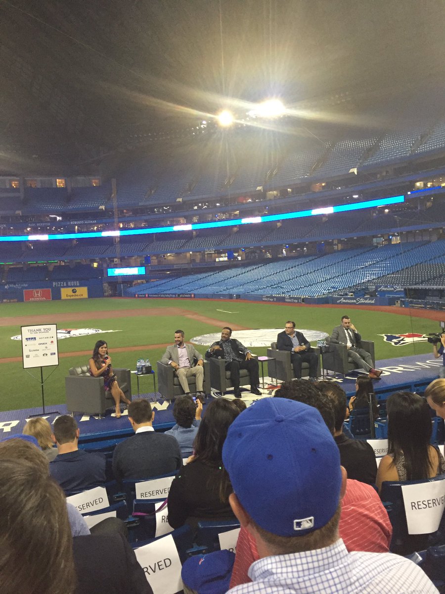VinnieTheHawk's tweet photo. Extra innings Jays care foundation! #extrainnings #bluejays @BlueJays #OurMoment #jessebarfield @ArdenZwelling https://t.co/VWT9vvuiTp