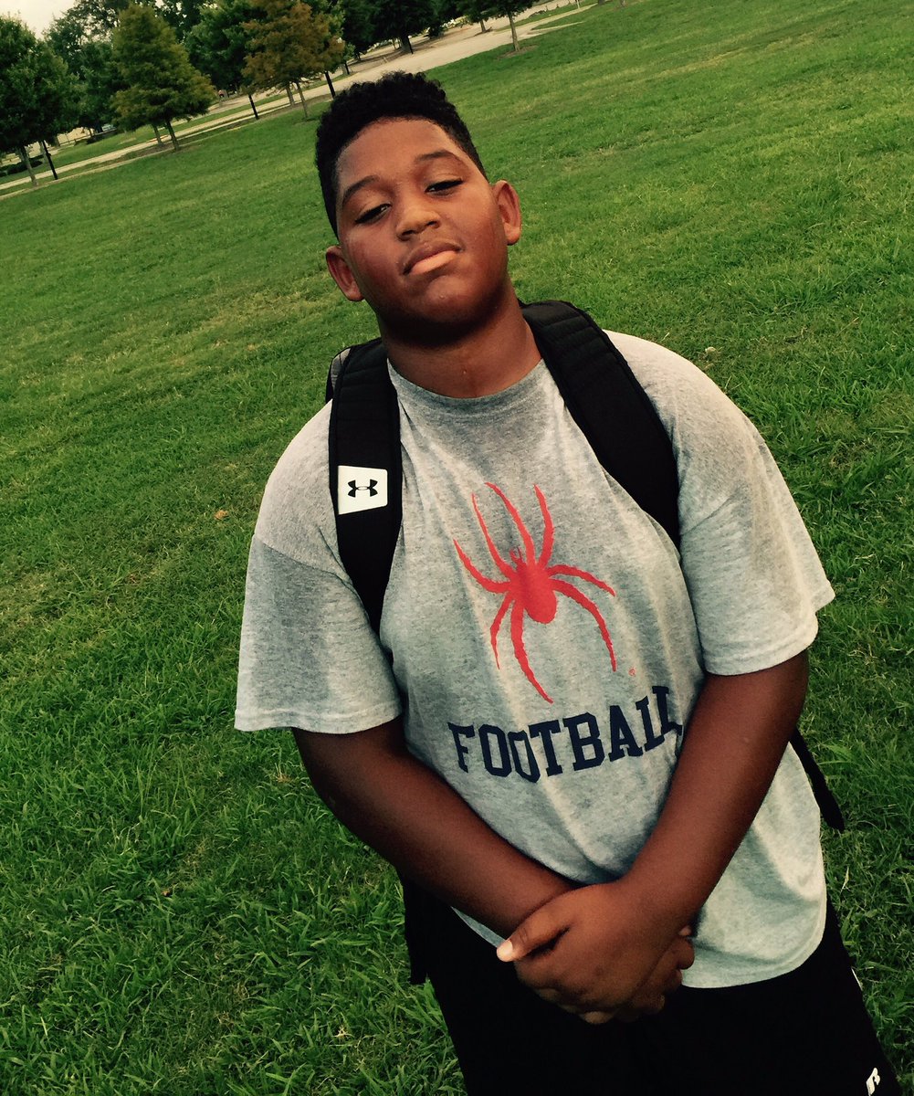 MrPaulHutsonJr's tweet photo. Performance workout cancelled tonight, so he just took it to the field 🏈💯 #HeOutHere #2022 https://t.co/LiznIfAIO5