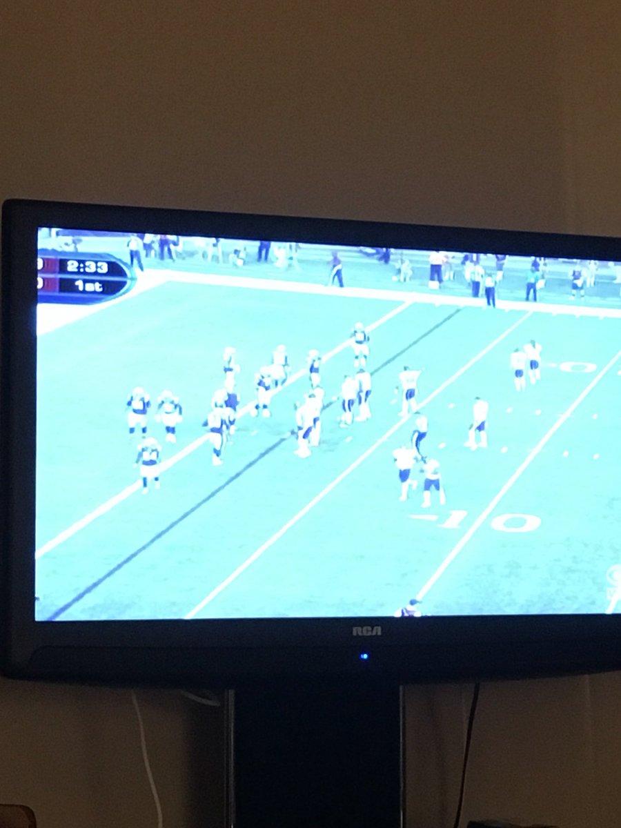 nleblanc1223's tweet photo. "Bears take the lead" oh they do? I wouldn't know ...again #cantseescore #channel4 #wcbz #differentTV #sameprob https://t.co/A16nwzDsb3