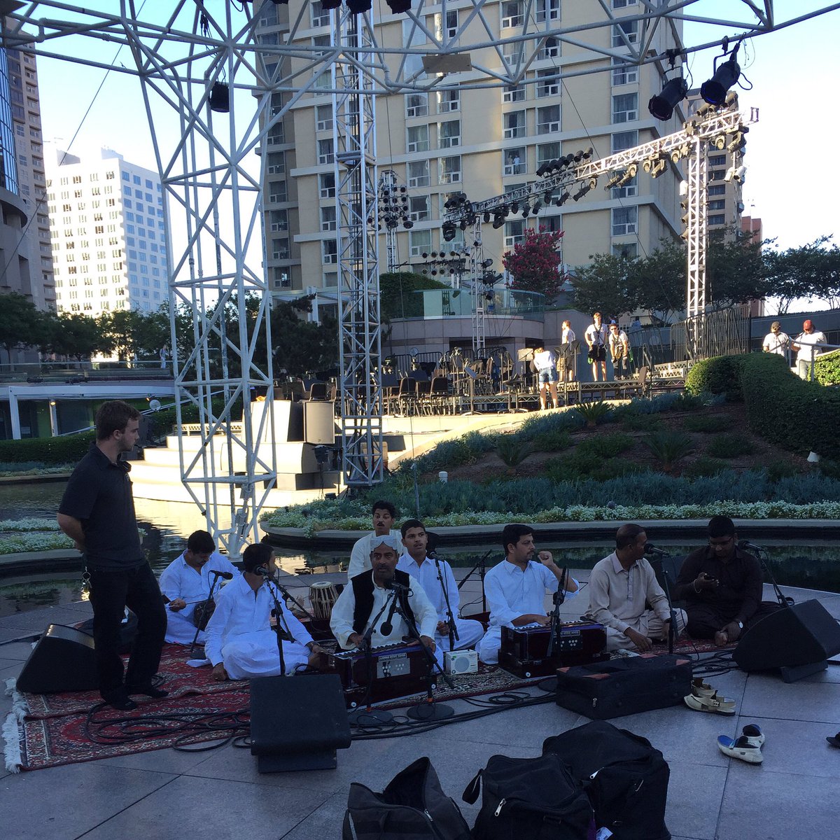 YuYuChristina's tweet photo. Getting ready 4 Sufi brand from #Pakistan cosponsored by @USCPAM & @GrandPerfs #uscpamonthetown #uscpam https://t.co/MJVghRQKF6
