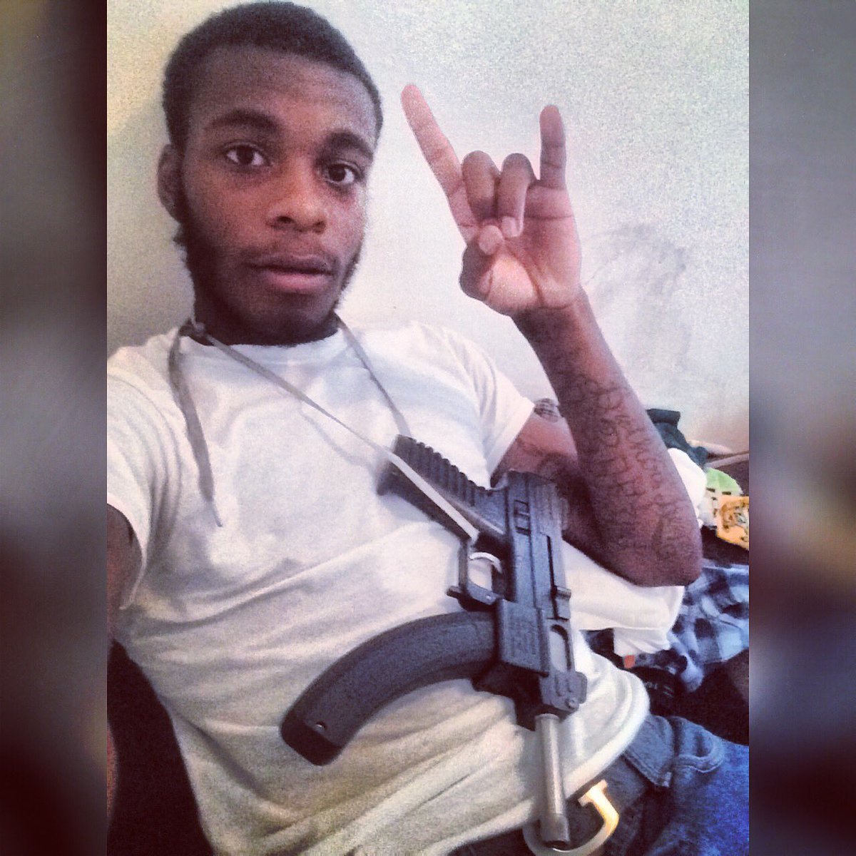 SavvTre's tweet photo. Opps💂🏽Not On a Thing 🖕🏾💯👿🔫🤘🏾 https://t.co/RGBlZnkZG1