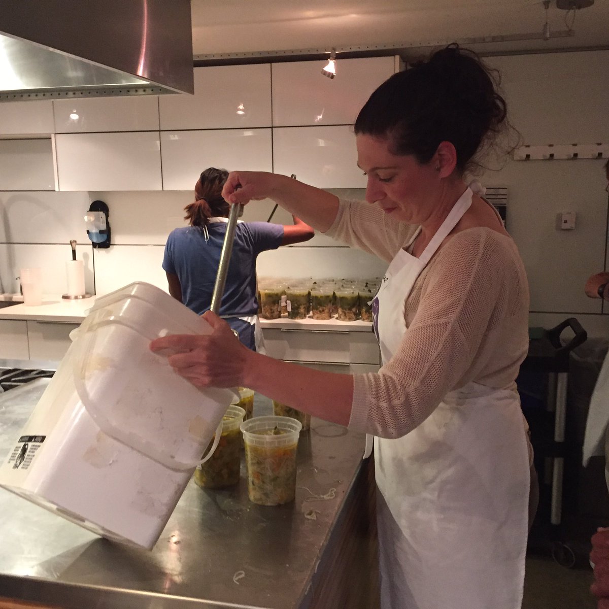 alexandragunn's tweet photo. Well done @CalgaryOlympic! We made 100 litres of soup with the help of @Soup_Sisters #yyc #calgary #souperselfie https://t.co/atz2Rh5BcO