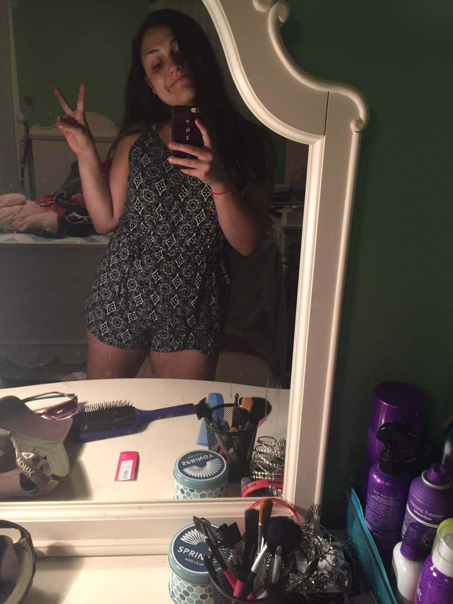 Graser_cube's tweet image. Which one for the first day of school? Also don't judge my face lol