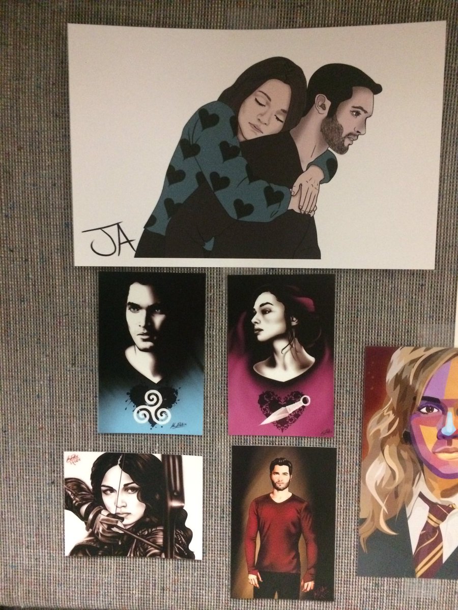 SherlockG's tweet photo. I feel like there is a theme going on my desk and I am a-okay with that. #Dallison https://t.co/RXwhUIUyo3