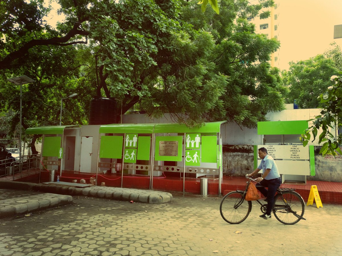jrrnail's tweet image. Excellent initiative by @MitsubishiHVAC and @FollowCII foundation #biotoilets #urbansanitation #NehruPlace
