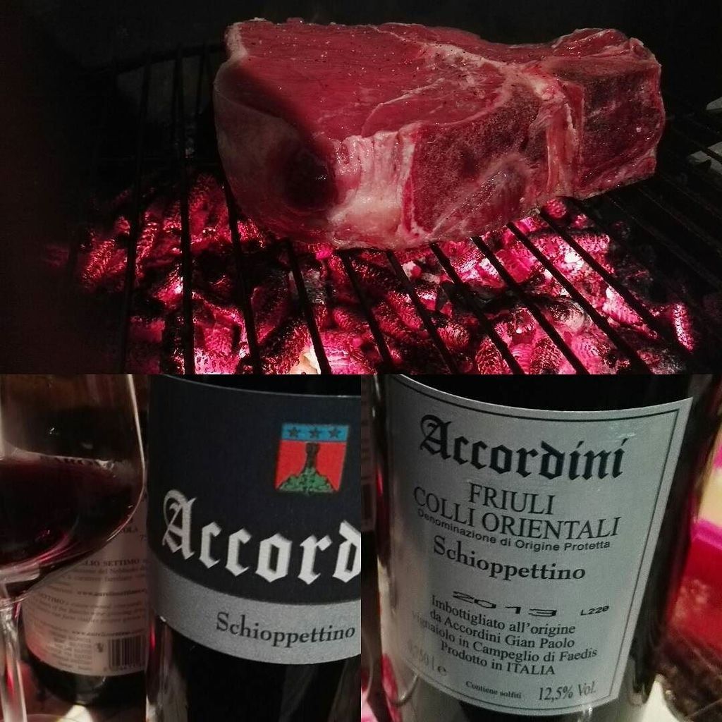 WineBlogRoll's tweet photo. Great pairing ;) #wine #foodporn #tbone #steak #fiorentina #vino #food #foodblogger #wineb… https://t.co/9Dc8OEtjth https://t.co/F2G5xDsirZ