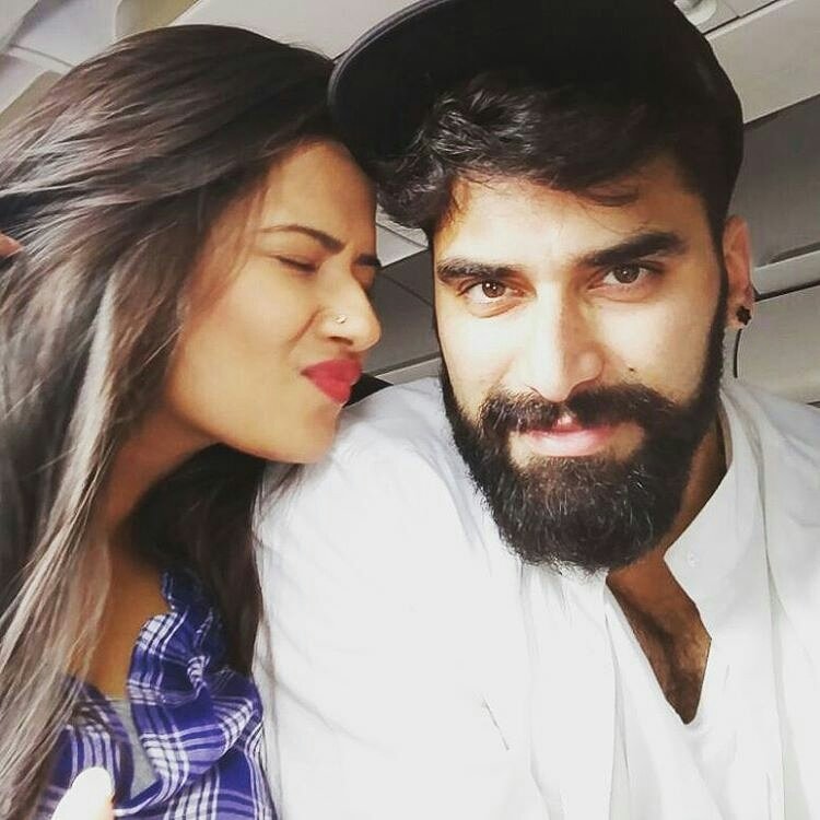 poojaonly's tweet photo. Aww my cuties my #KraNik 😍 @kratikaonly @nikitindheer 😘 https://t.co/UeG2rZHZOe