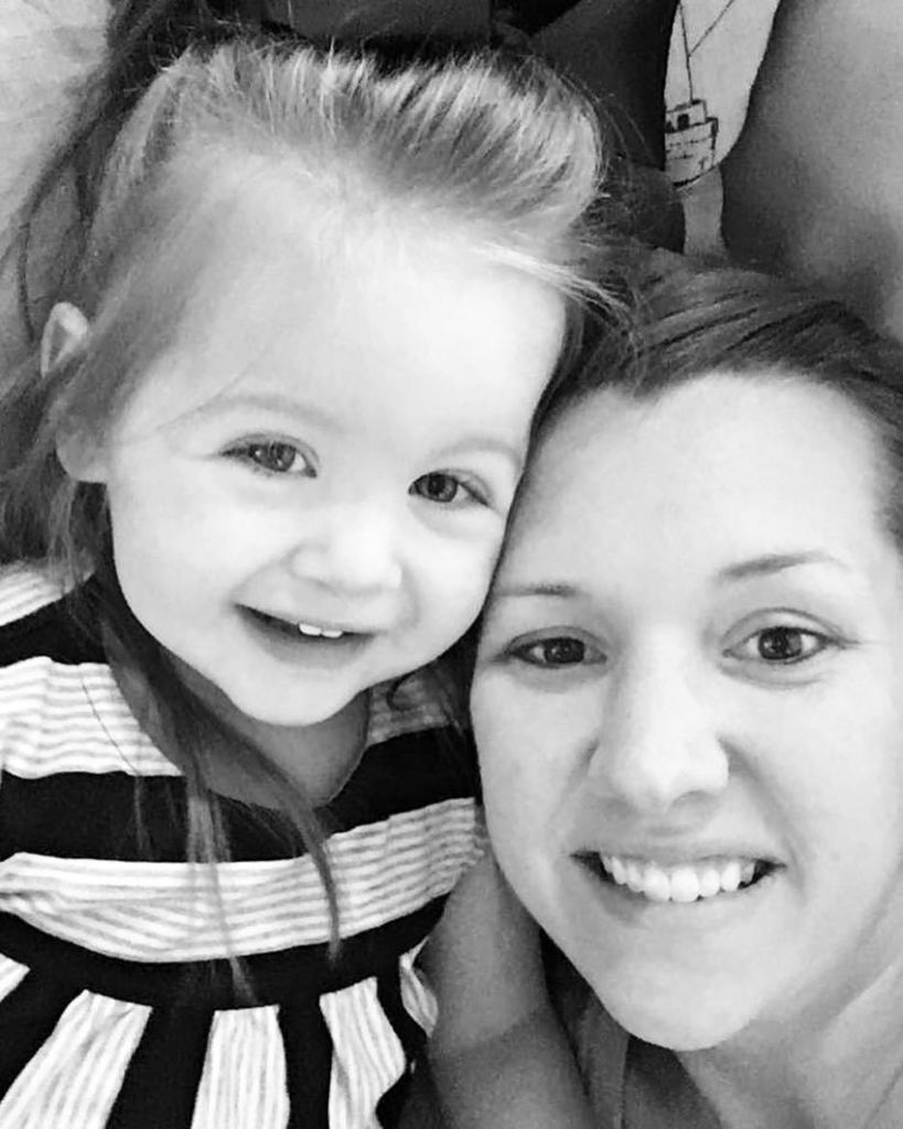 AbagailHamilton's tweet photo. When she willingly smiles for a picture it's the best! I love this girl. #junefrances π https://t.co/AvyI47SoT1