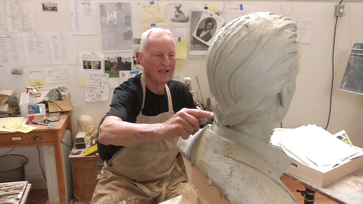 abc7newsbayarea's tweet photo. Excitement is building for Friday's unveiling of a #TonyBennett statue in #SanFrancisco. https://t.co/eKVT0J9P1z https://t.co/i8DAnfZoql