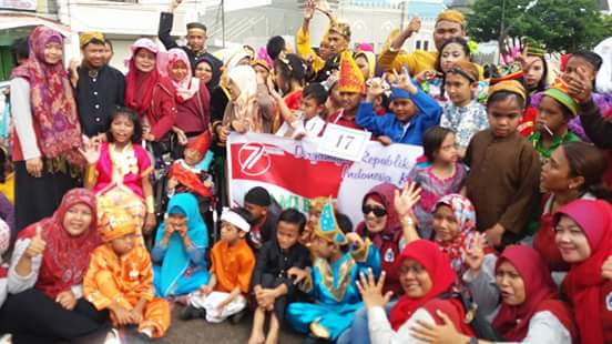SLBTunasBangsa's tweet photo. Siswa siswi SLB Tunas Bangsa mengikuti karnaval dlm rangka Memperingati HUT RI ke 71 https://t.co/Xu9cQxywiw