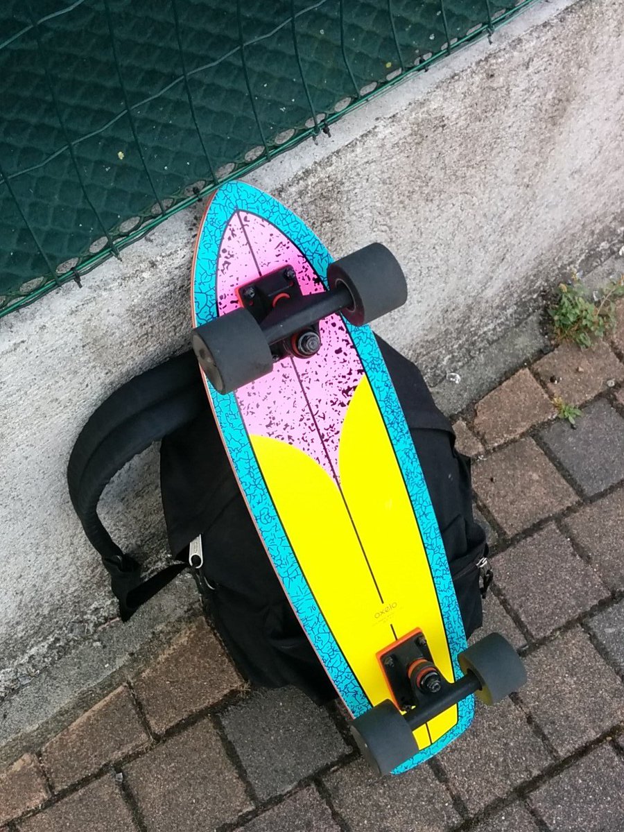 Skate commuting 🤘 @OxeloOfficiel