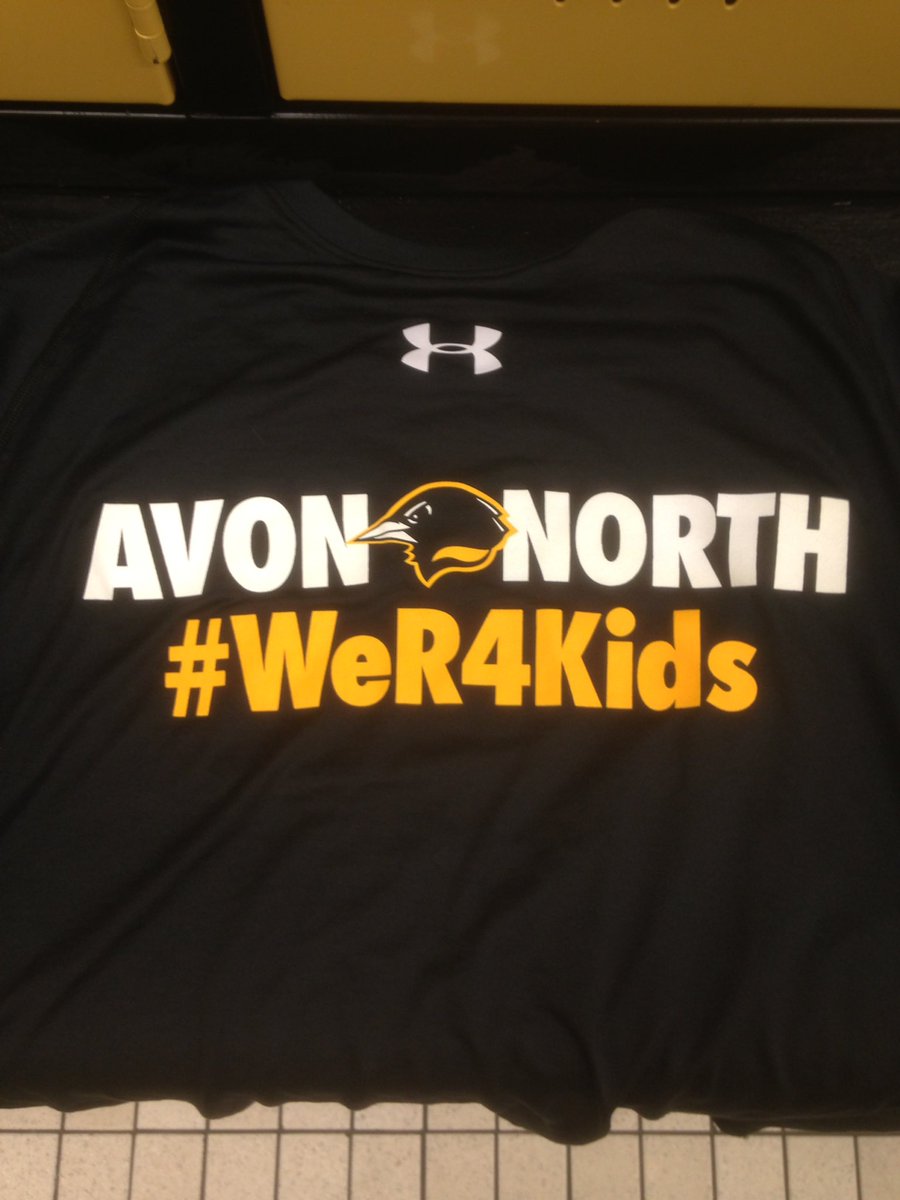 CFalk88's tweet photo. Thanks @avonnorth1 for these shirts! Great faculty..great kids! #WeR4Kids #lovemyjob https://t.co/x8Ne4sM2WO
