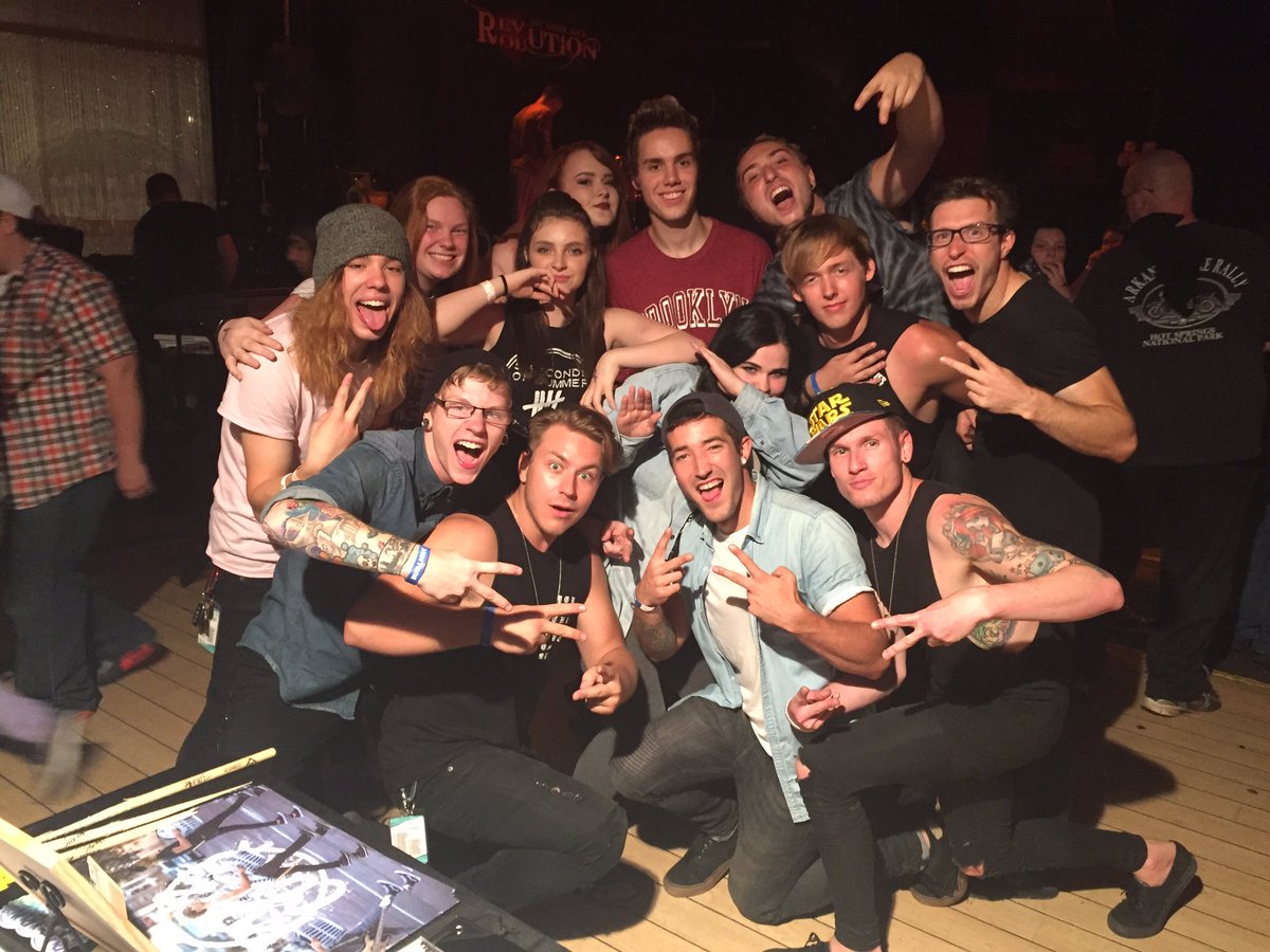 chasmofdreams's tweet photo. Best. Concert. Ever. Thank you guys so so much ❤️ https://t.co/IPYQxoZkps