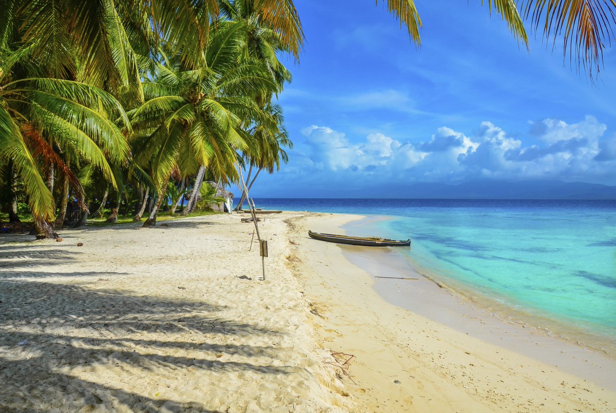 icelollyholiday's tweet image. Don’t talk about your plans for the weekend unless they involve a trip to the beach. No need to waste people’s time.