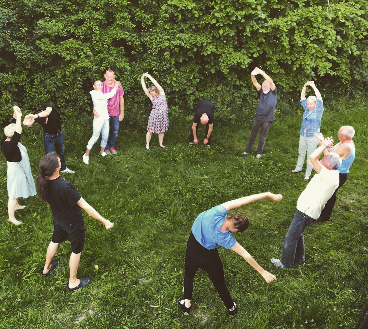 Heute letzte Chance diese aufwärmenden Nashörner zu sehen! theatergurten.ch #theatergurten #dienashörner