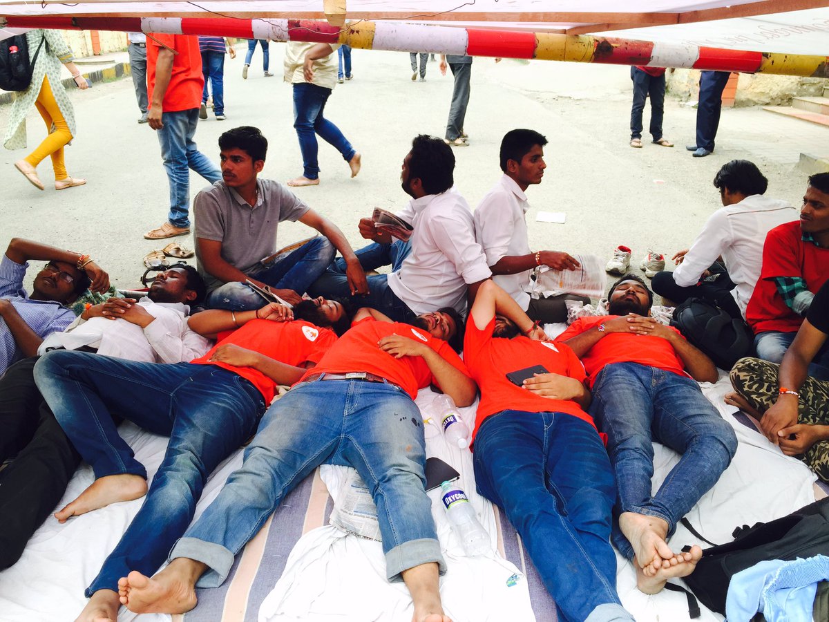 ABVPPune's tweet photo. 4 ABVP activists in critical condition. To support them, 20 more MIT students joined the hunger strike.
#CleanUpMIT https://t.co/oKgP782na5