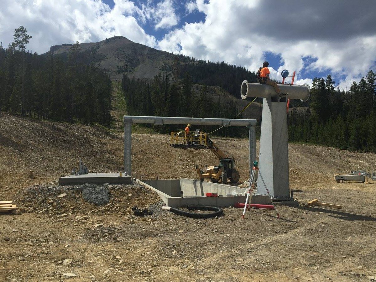 TheSkiClub's tweet photo. #BigSky resort in Montana is getting not one but TWO new lifts, including a fast 6-seater @bigskyresort #newlifts https://t.co/xIH18KX1oh