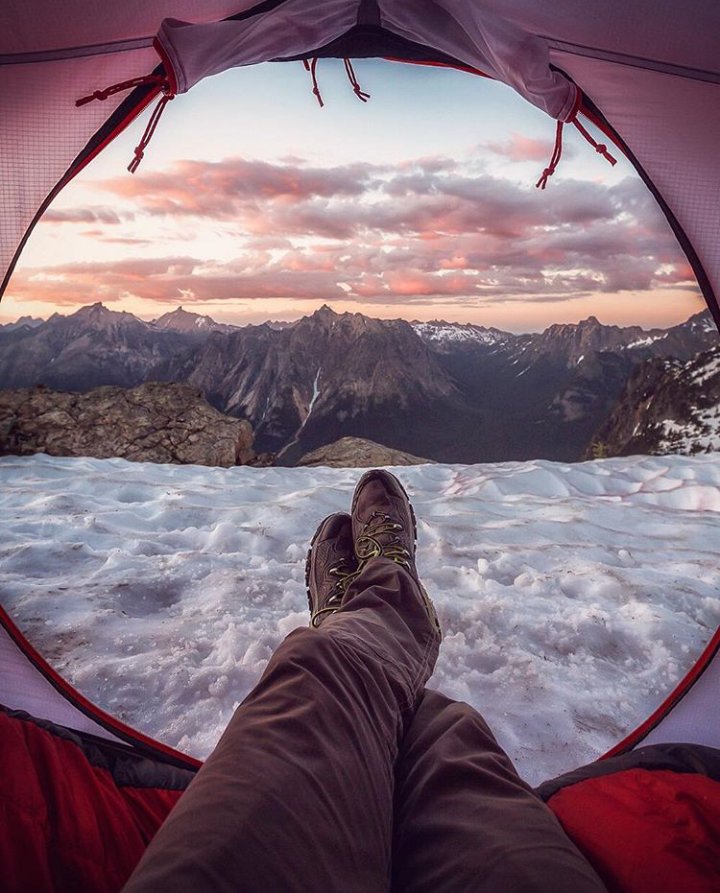 fee502's tweet image. كل البشر يحبون السلام👋🏻
كل الأديان السماوية تدعو للمحبة🏻❤
فمن أين جاء كل هذا الخراب في العالم💔😔👋🏻
 #غرد_للإنسانية