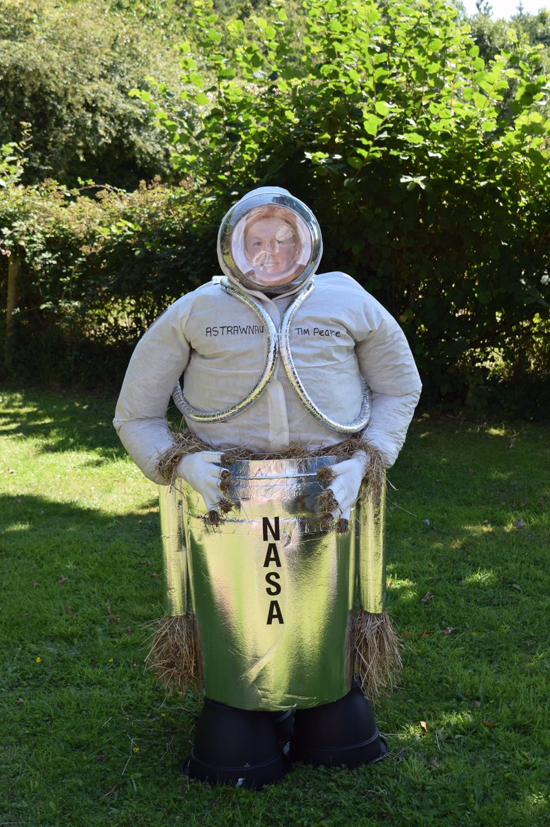 TheMillArms's tweet photo. The winner of the Mottisfont &amp; Dunbridge scarecrow competition 'Astrawnaut Tim Peake' @astro_timpeake https://t.co/huUIi1d3MQ
