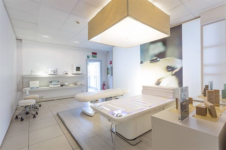 NiloSpaIndustry's tweet photo. #Nilo ha sede nel modernissimo complesso produttivo di Fellegara di Scandiano, nella provincia di Reggio Emilia. https://t.co/ZcckvZyrL9