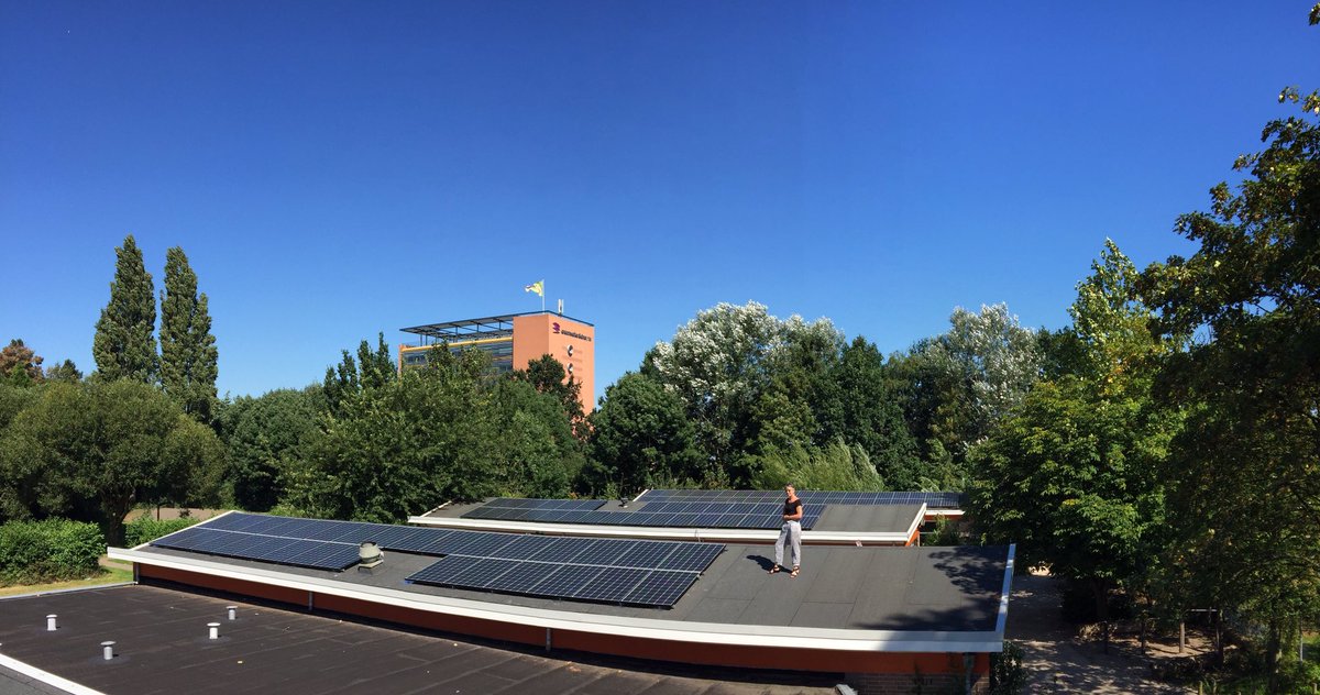 ZonSchool's tweet photo. Het schooljaar begint goed voor basisschool 't Anker met 100 zonnepanelen. Je eigen energie opwekken is heel gewoon. https://t.co/b2dvRCoezi