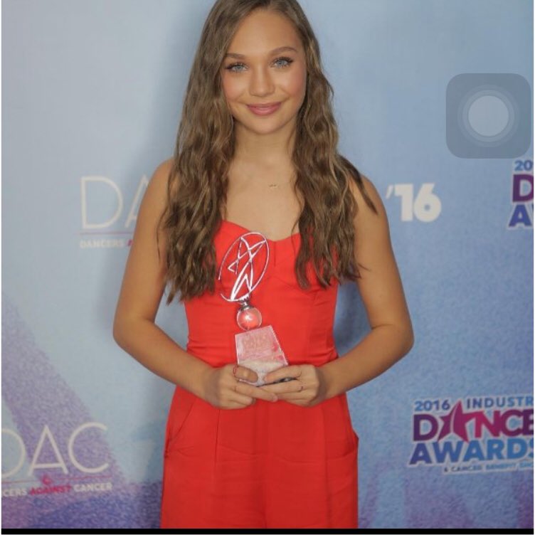 ZieglerM14's tweet photo. @maddieziegler already got 3 awards this year❣ This is unbelievable and I'm so proud💕💯 https://t.co/JlGhTJfdxK