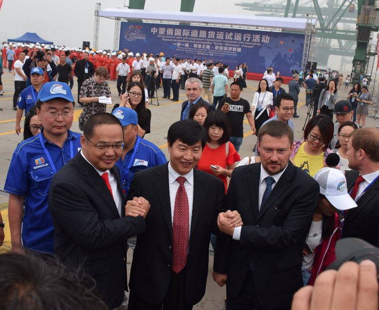 Зам, тээврийн дэд сайд нар гацаатай байсан асуудлуудыг хамтран шийдвэрлэв mrtd.gov.mn/news/54/item/7…