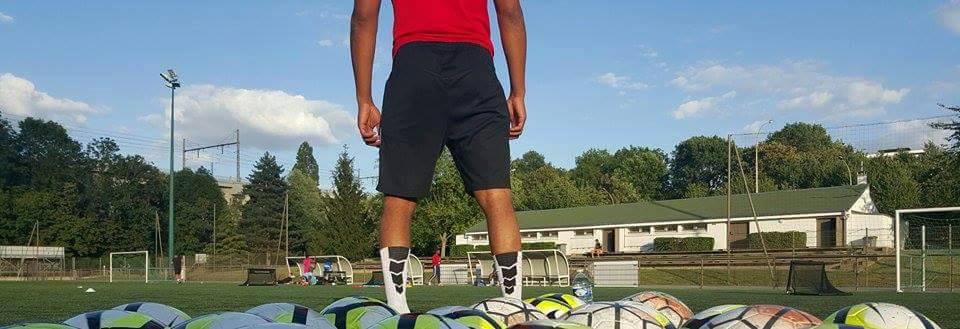patmoyson's tweet photo. "Celui qui veut connaître sa valeur devra connaître son talent" #PatMoyson #Foot #Motivation https://t.co/hRjycyTD0h