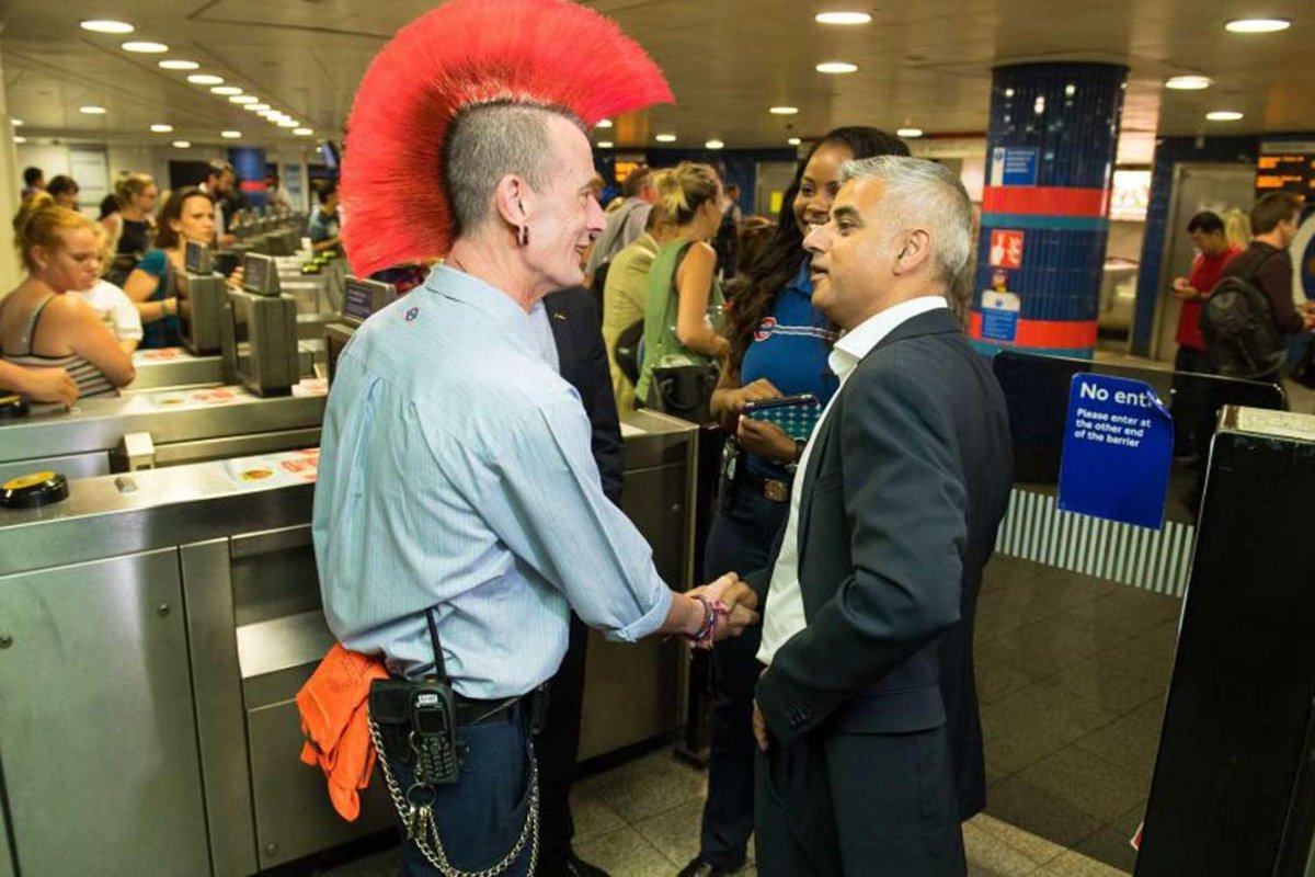theLDNstandard's tweet photo. Night Tube good news for tourists and shift workers alike | @SadiqKhan https://t.co/g7OlaKjRVX https://t.co/Y8QbjEzW9a
