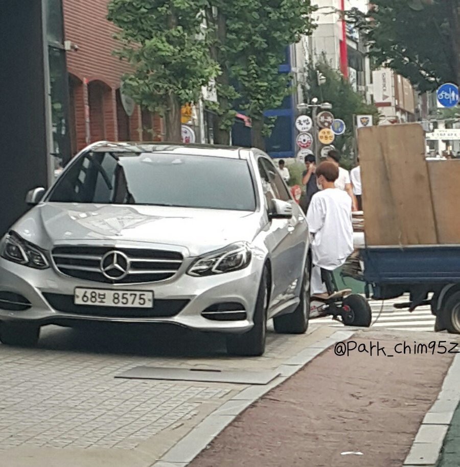 Jungkook Updates on Twitter "A fan saw Jungkook on the