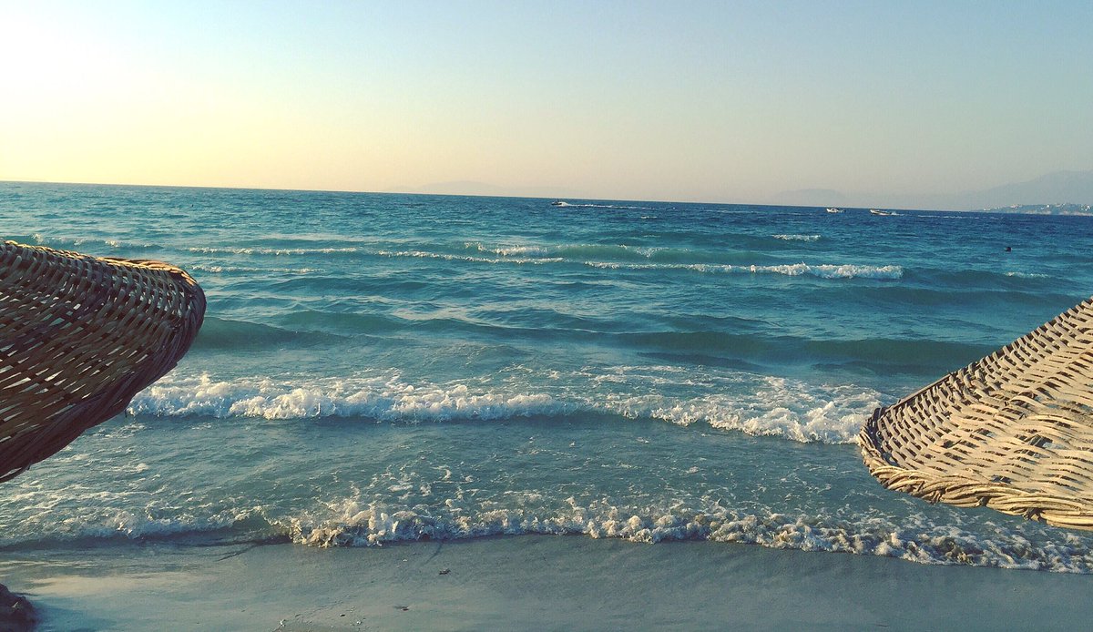 BOstyle_net's tweet photo. Haftasonu Başlasın! 🌊
#BOstyle #yaz #haftasonukacamagi https://t.co/vSICcZ9Sgo