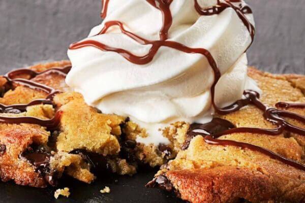 A little cookie dough to cheer up a rainy day 😍☔️ #britishsummer #Bradford #WorldPhotoDay #weekendvibes