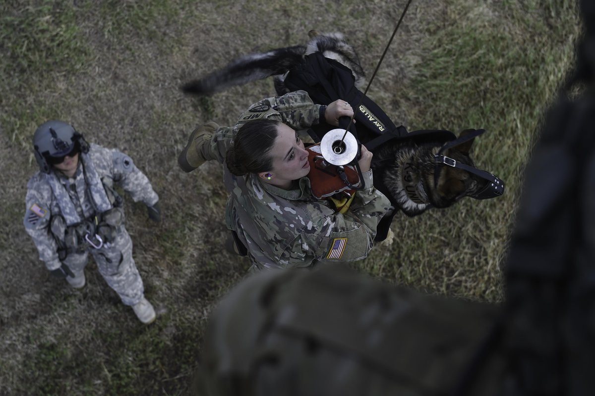 USArmy's tweet photo. A #USArmy Soldier w/ @jtfbravo hoists up to a Black Hawk during training in Honduras, Aug. 15, 2016 https://t.co/2m6WpxGt0G