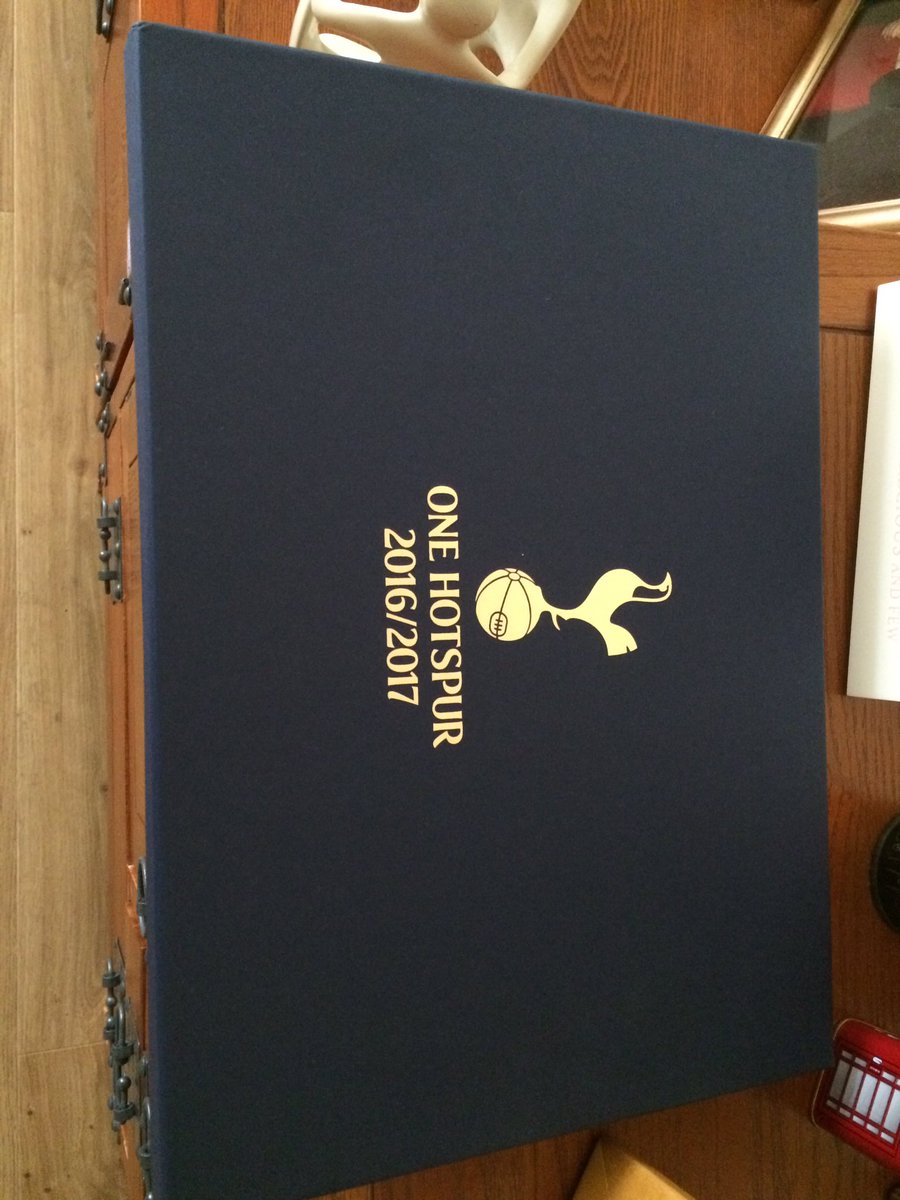 Normslaw's tweet photo. Lovely #BronzeMember gift this season - thank you @SpursOfficial #classy #wearwithpride #COYS https://t.co/ejcnKxFOAG