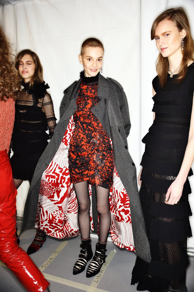 TE_DORE's tweet photo. HEY GAL!
full > https://t.co/Rq5sYcD2Vv
#isabelmarant #fw20162017 #womenswear #fashion #pfw #pfw17 https://t.co/QjqQJYxBEs