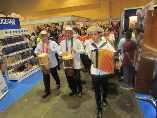 DiarioDigitalUP's tweet image. Alegría y Folclore llevo la UP a la  #FILPanama2016 #somosUP