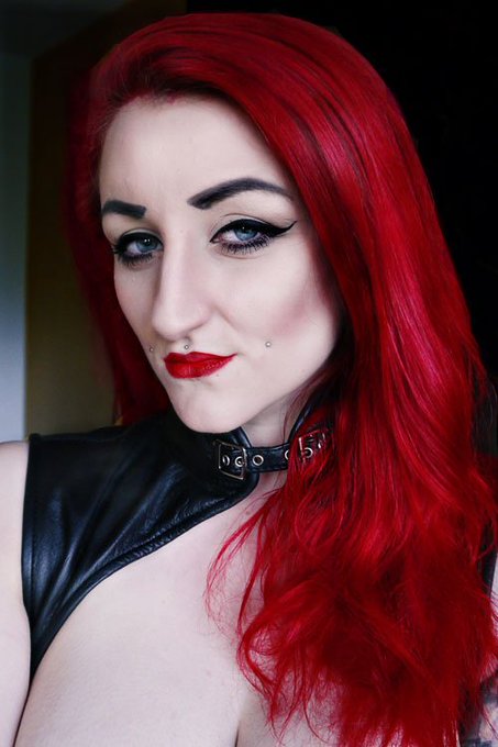 Miss Decadoria’s pics and videos