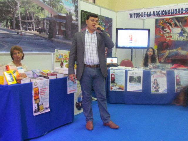 DiarioDigitalUP's tweet image. El tenor Miguel Alonso lleva su arte a la #FILPanama2016 #somosUP