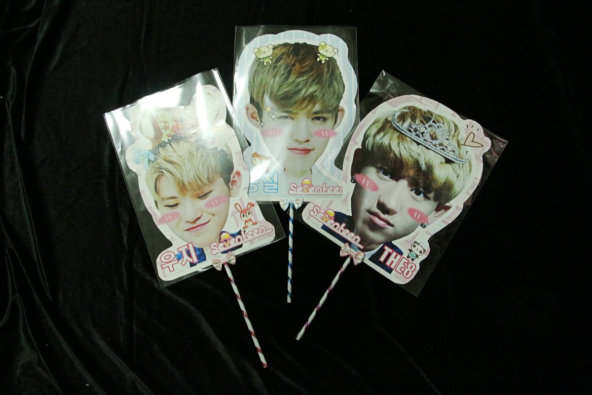 bi_chada's tweet photo. ฝากรีหน่อยค่ะ พัดเซเว่นทีนจ้า ใครสนใจสั่งจองได้นะ จ่าย+รับหน้างานค่ะ #seventeeninbkk  #SEVENTEEN https://t.co/Du2JruFYZU