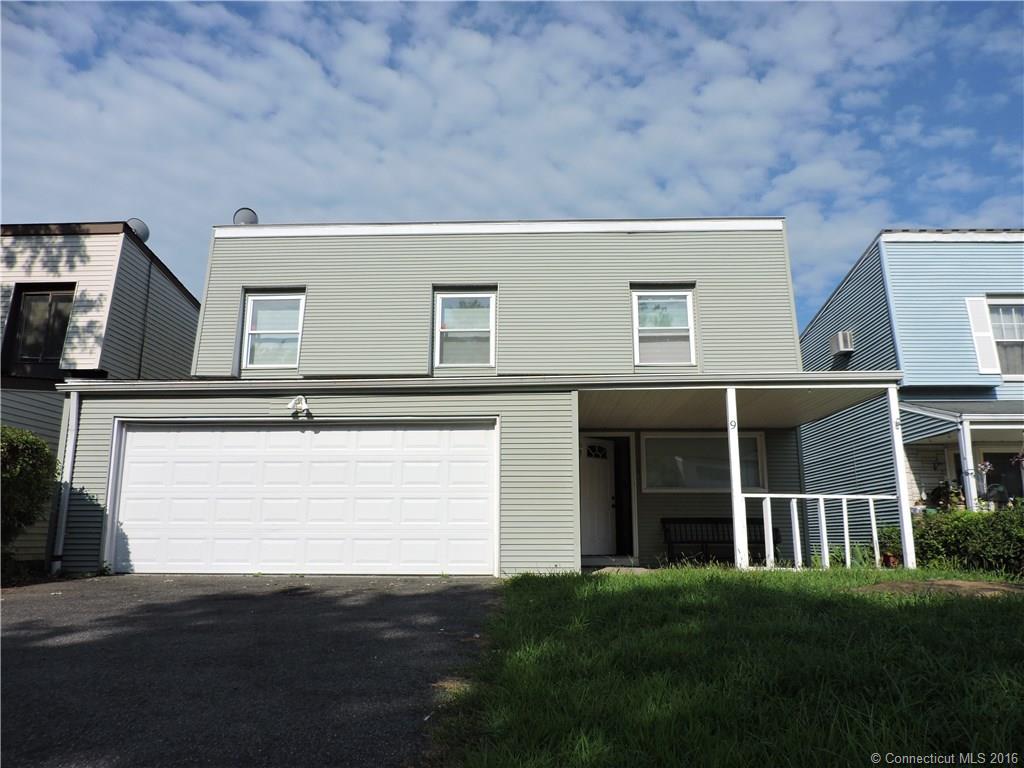 InnovProp's tweet image. Another STEAL! This property has a total of 6 rooms and it is 2 floor living, it also has a garage that is attached.